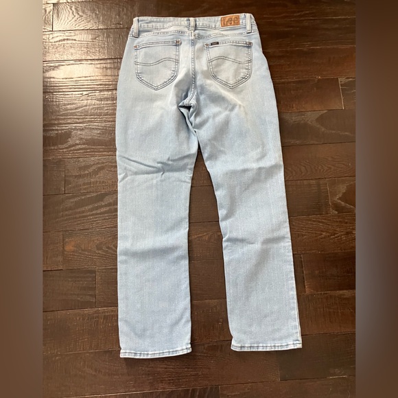 Lee women’s light jeans size 8. F - Picture 4 of 4